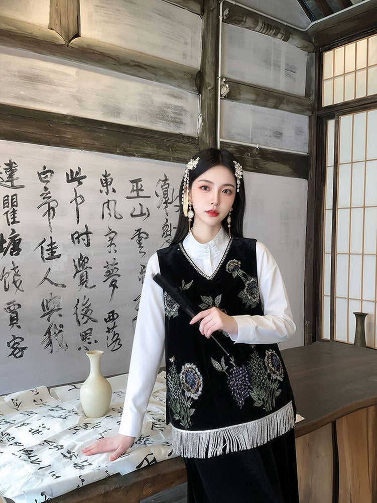 Yailla Versatile New Chinese Style Rich and Noble Elegance Mulberry Silk Embroidered Ball Vest for Women Autumn New Style V-Neck Retro Tassel Vest Niche Design Tang Coat Suit - Image 2